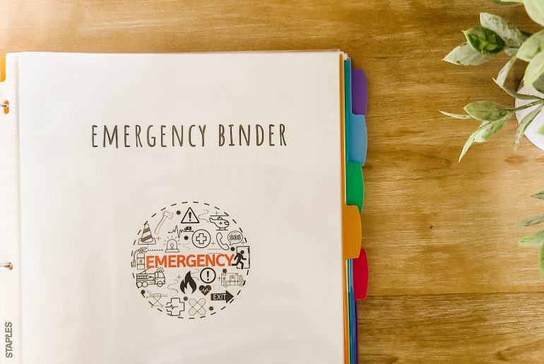 Organize your life with this DIY Emergency Binder